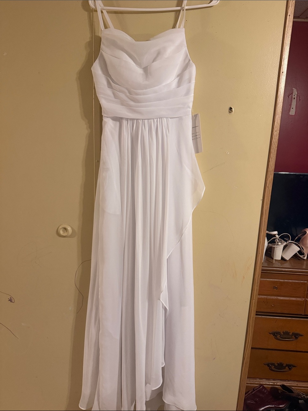 Elegant White Spaghetti-Strap wedding bride and bridesmaid dress
